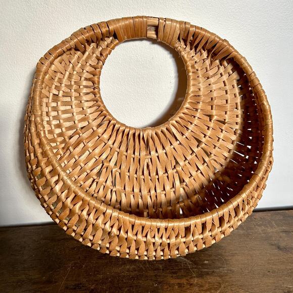 Vintage Wall Pocket Basket | Hanging Round Woven Basket | Wicker Wall Basket - Picture 1 of 4